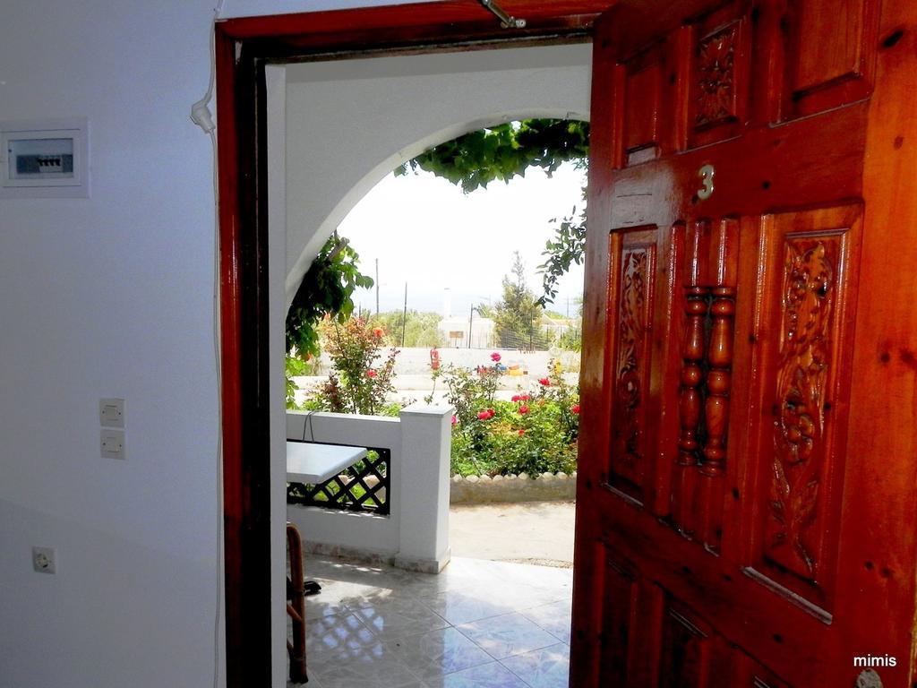 Mihalis Studios Lakki  Room photo